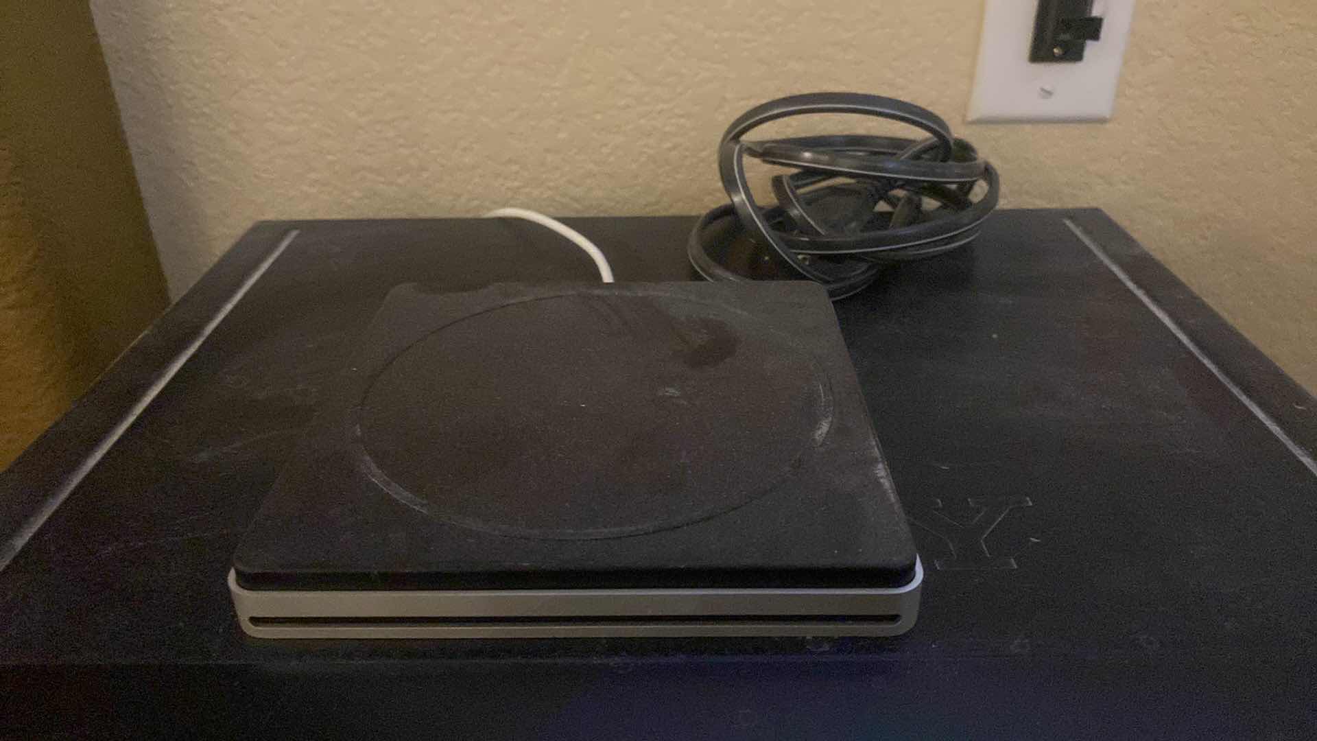 Photo 1 of 5 - VARIOUS ELECTRONICS