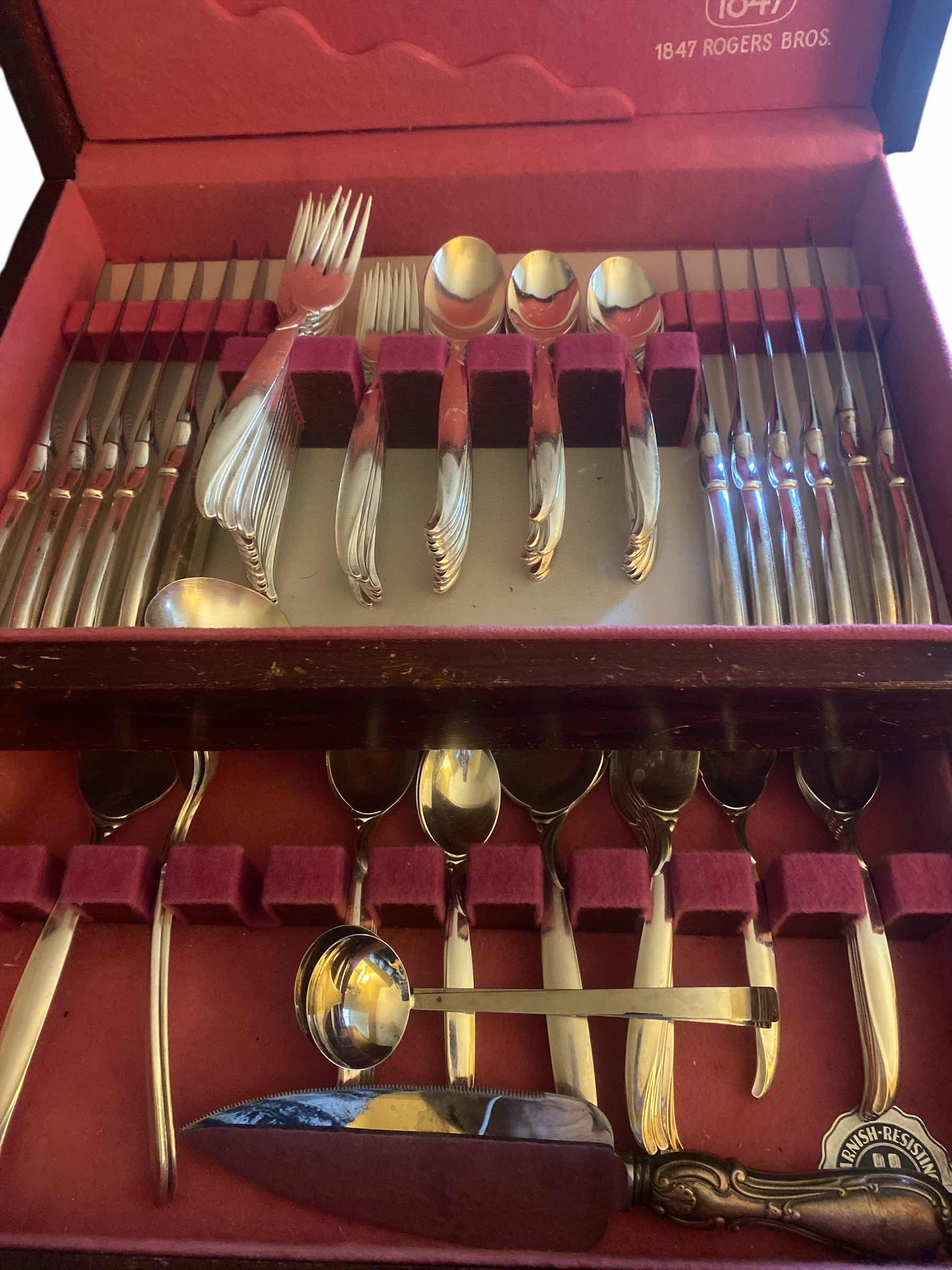 Photo 1 of 78 PIECE SET 1847 ROGERS SILVER PLATE “FLAIR” PATTERN IN BOX & 3 SILVER-PLATE SERVING MINI LADLE & PASTRY KNIFE