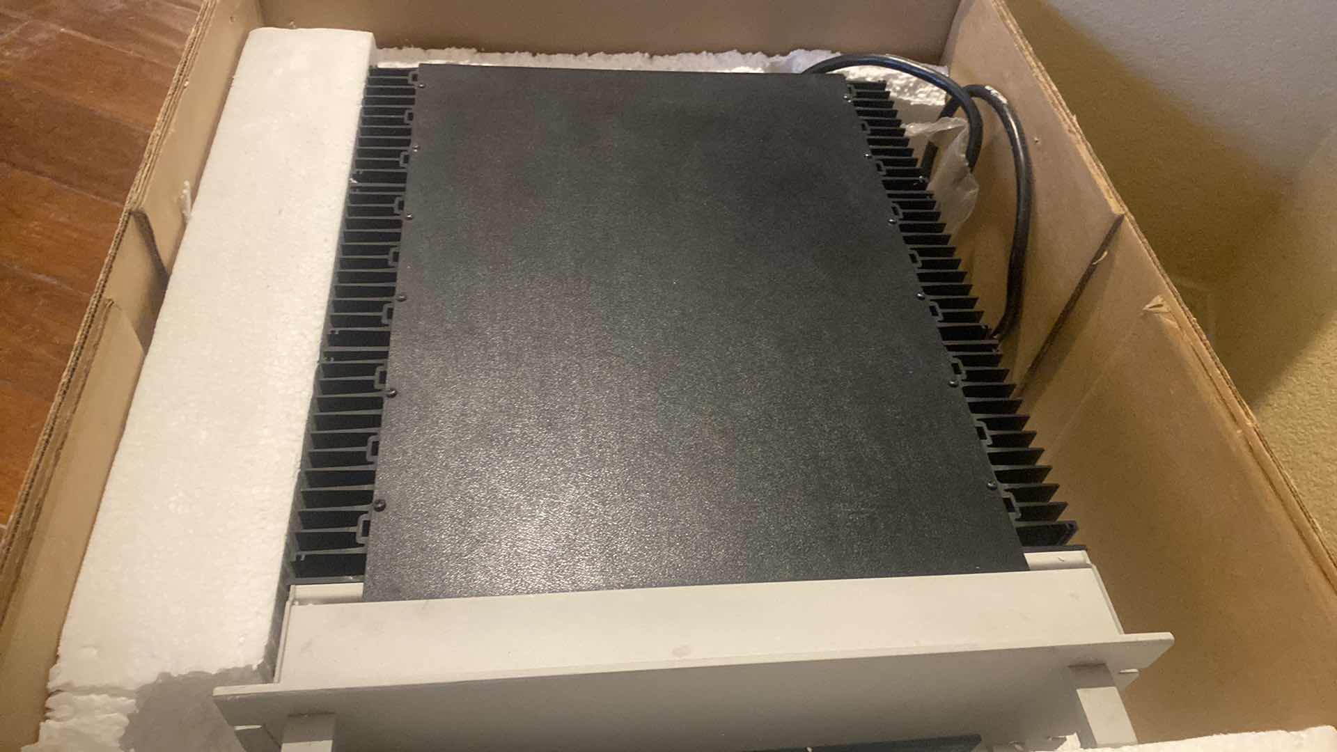 Photo 1 of VINTAGE PERREAUX PMF-2150B DUAL CHANNEL POWER AMPLIFIER