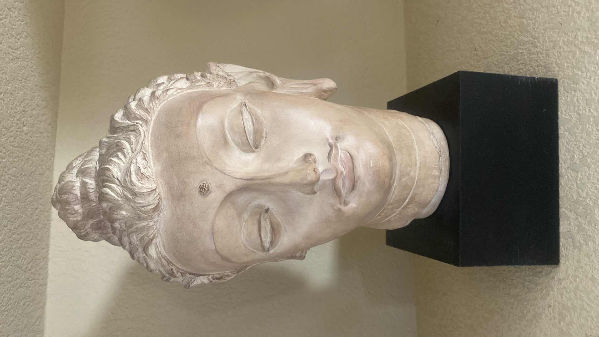 Photo 1 of VINTAGE AUSTIN PRODUCTIONS BUDAH BUST SCULPTURE ON PEDESTAL H15”