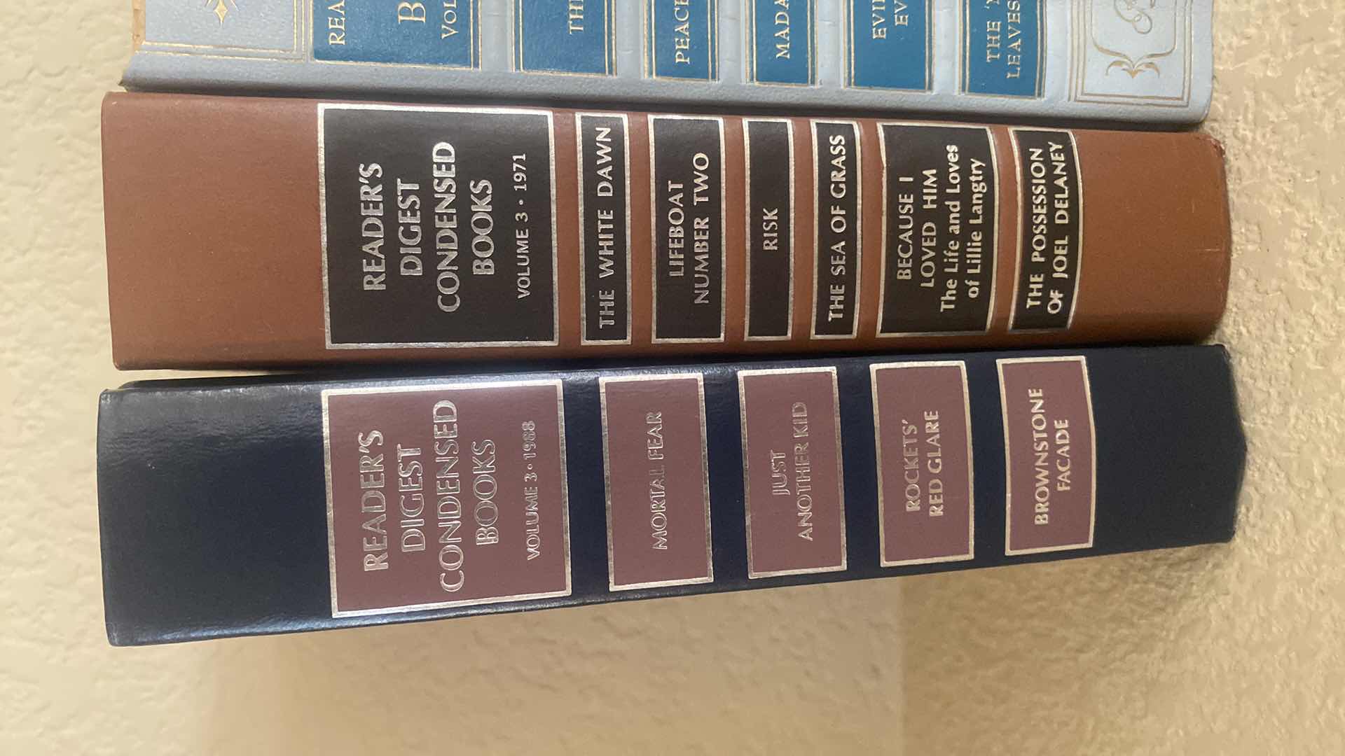 Photo 1 of VINTAGE READERS DIGEST CONDENSED BOOKS (5)