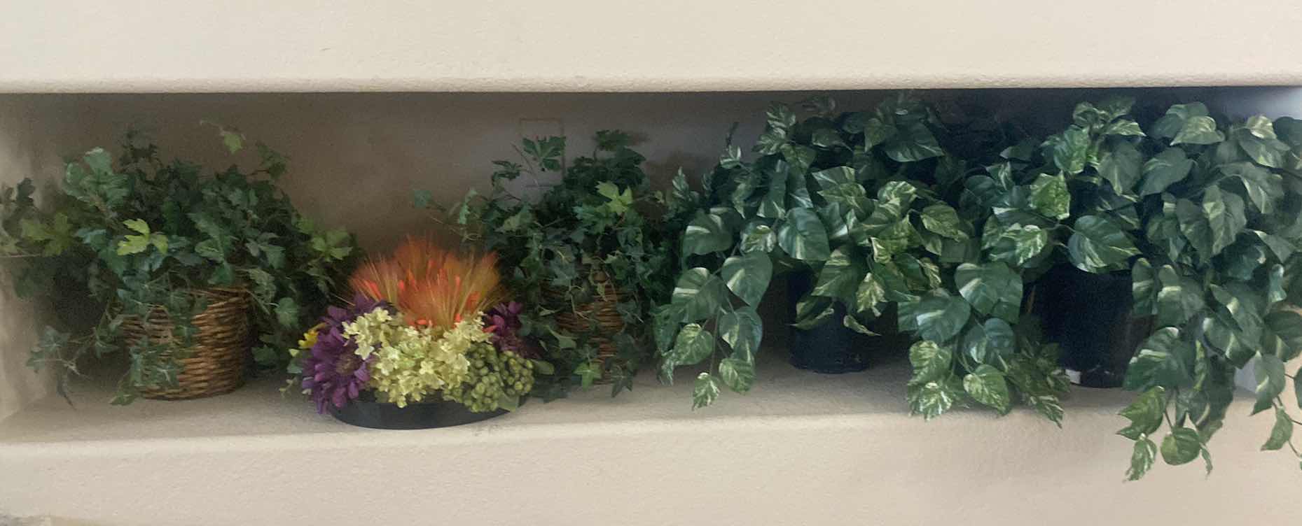 Photo 1 of ARTIFICIAL PLANTS & FLORAL (5)