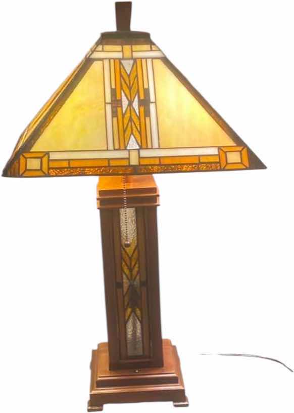Photo 1 of STAINED GLASS TABLE LAMP H28”