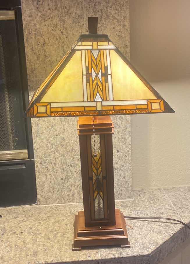Photo 1 of STAINED GLASS TABLE LAMP H28”