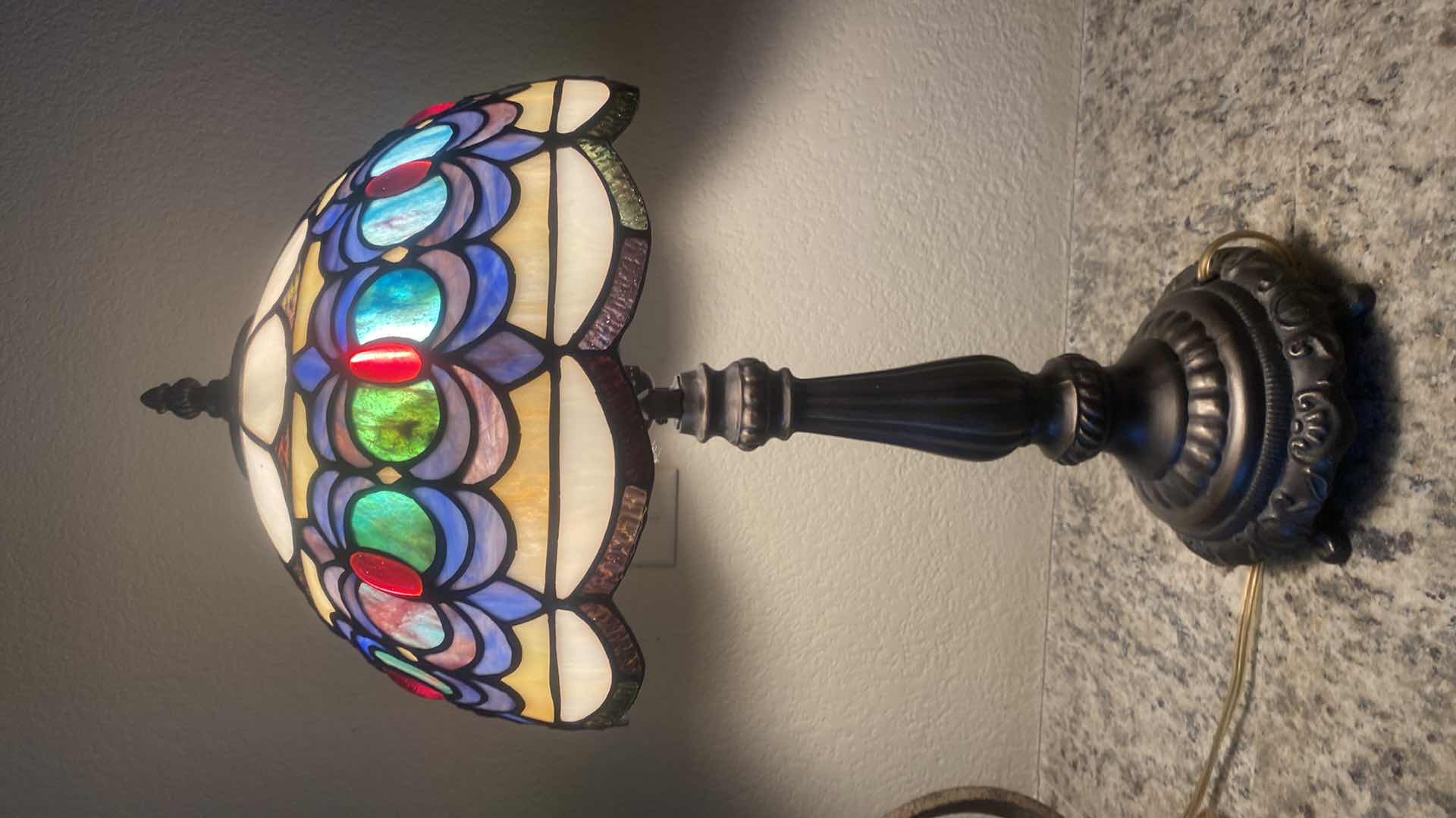 Photo 1 of STAINED GLASS TIFFANY STYLE DESK LAMP H21 1/2”