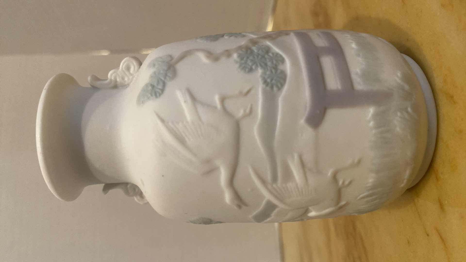 Photo 1 of LLADRO MINI TIBOR JAPONESAS PORCELAIN VASE H4”