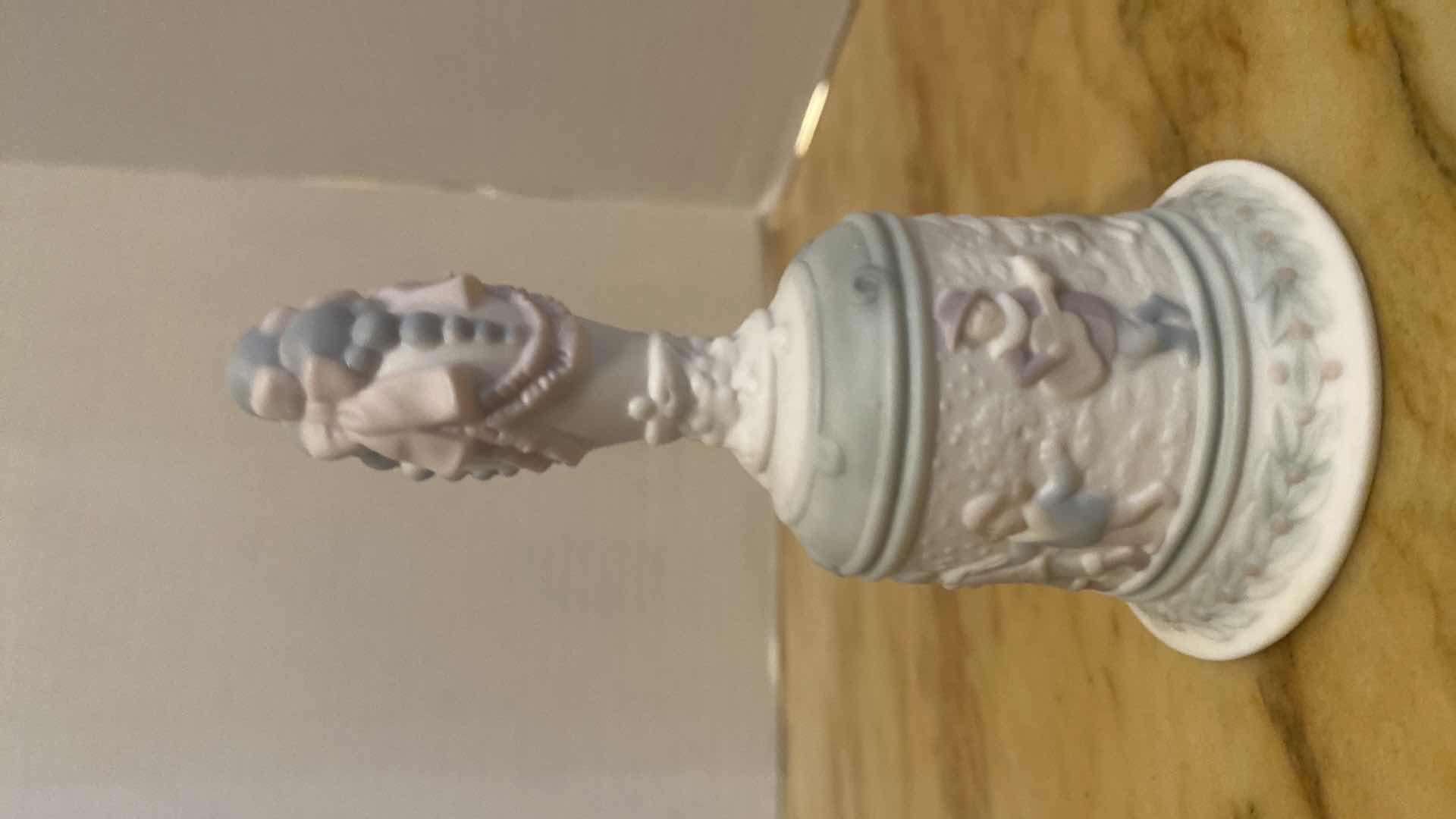 Photo 1 of LLADRO BELL H4 3/4”
