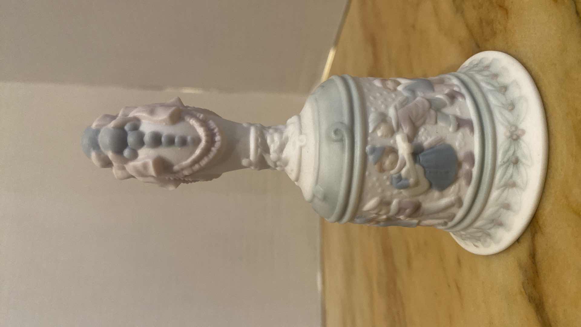 Photo 1 of LLADRO BELL H4 3/4”