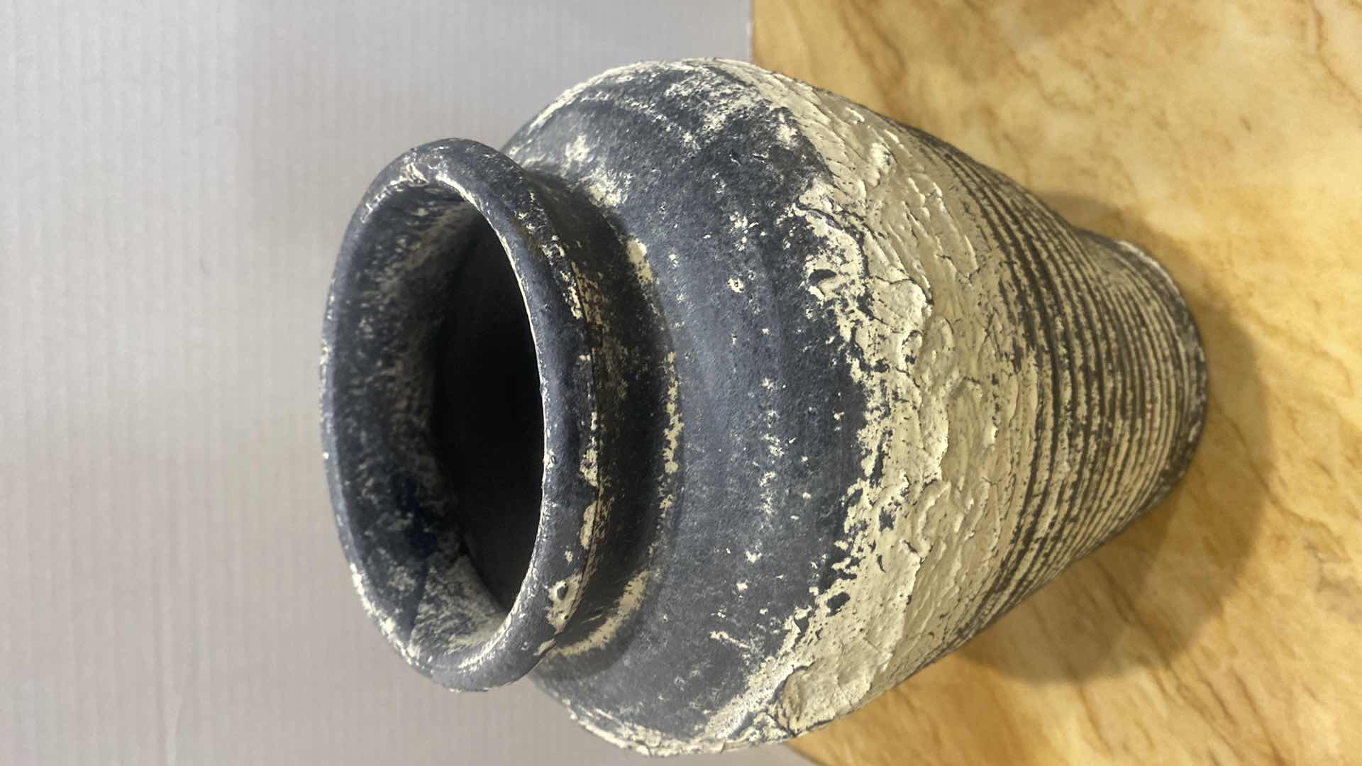 Photo 1 of POTTERY VASE H11”