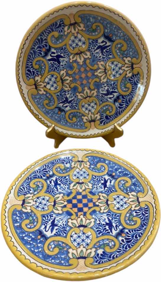 Photo 1 of VINTAGE MEXICAN POTTERY PLATES SET OF 2 11”