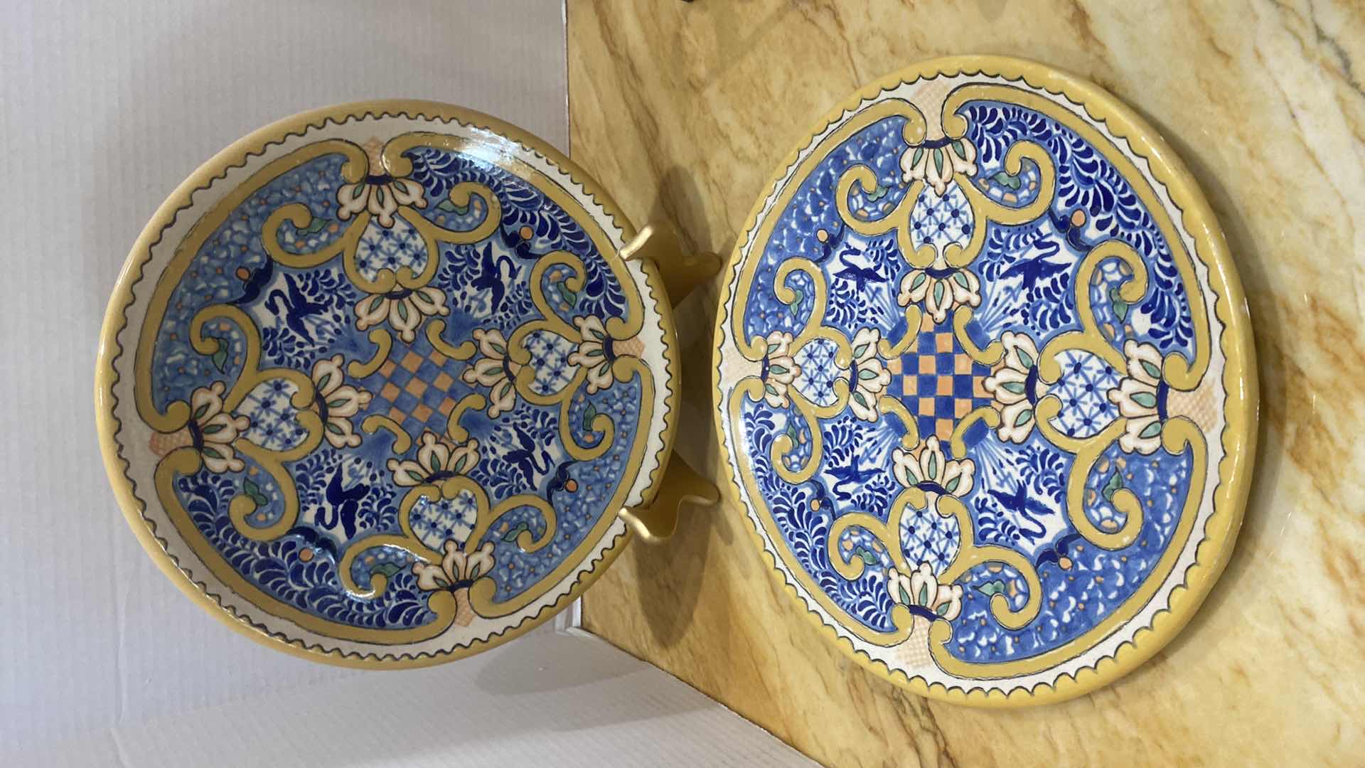 Photo 1 of VINTAGE MEXICAN POTTERY PLATES SET OF 2 11”