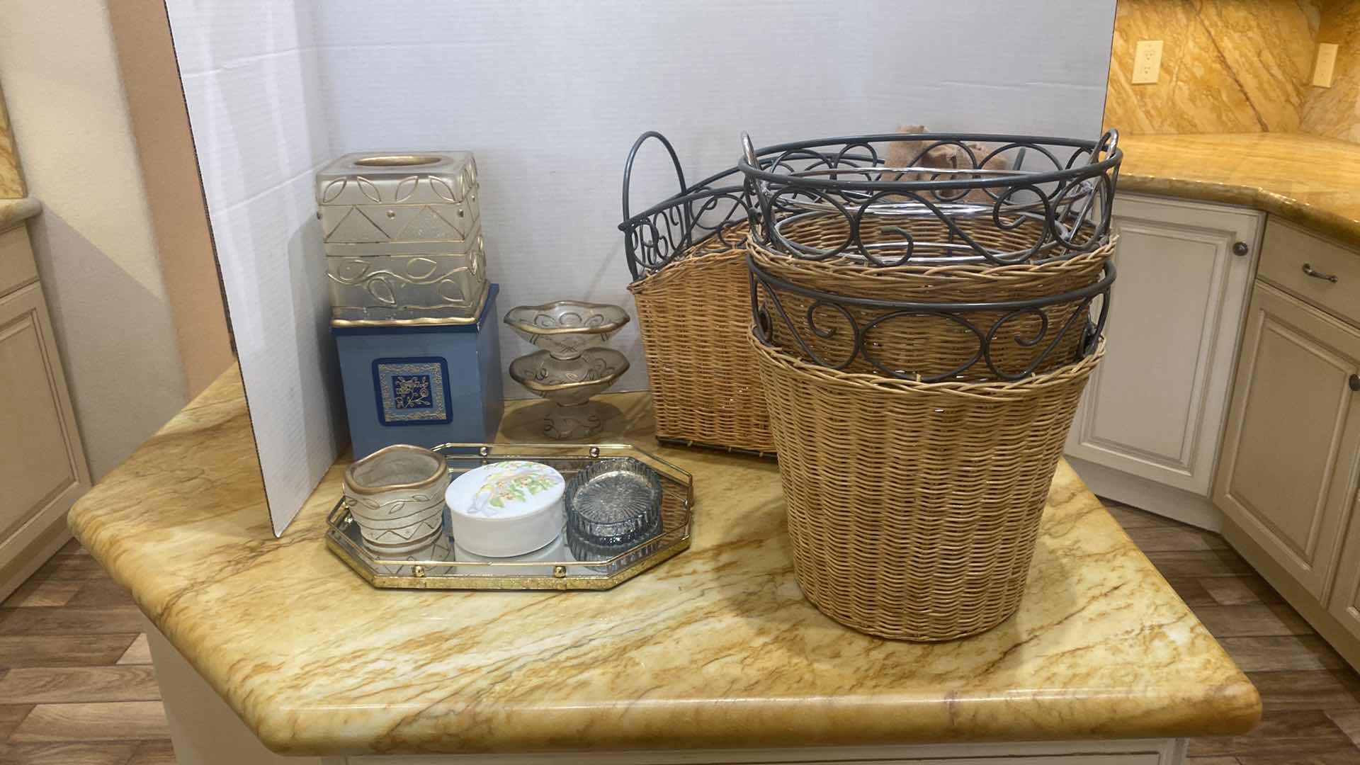 Photo 1 of BATH ACCESSORIES