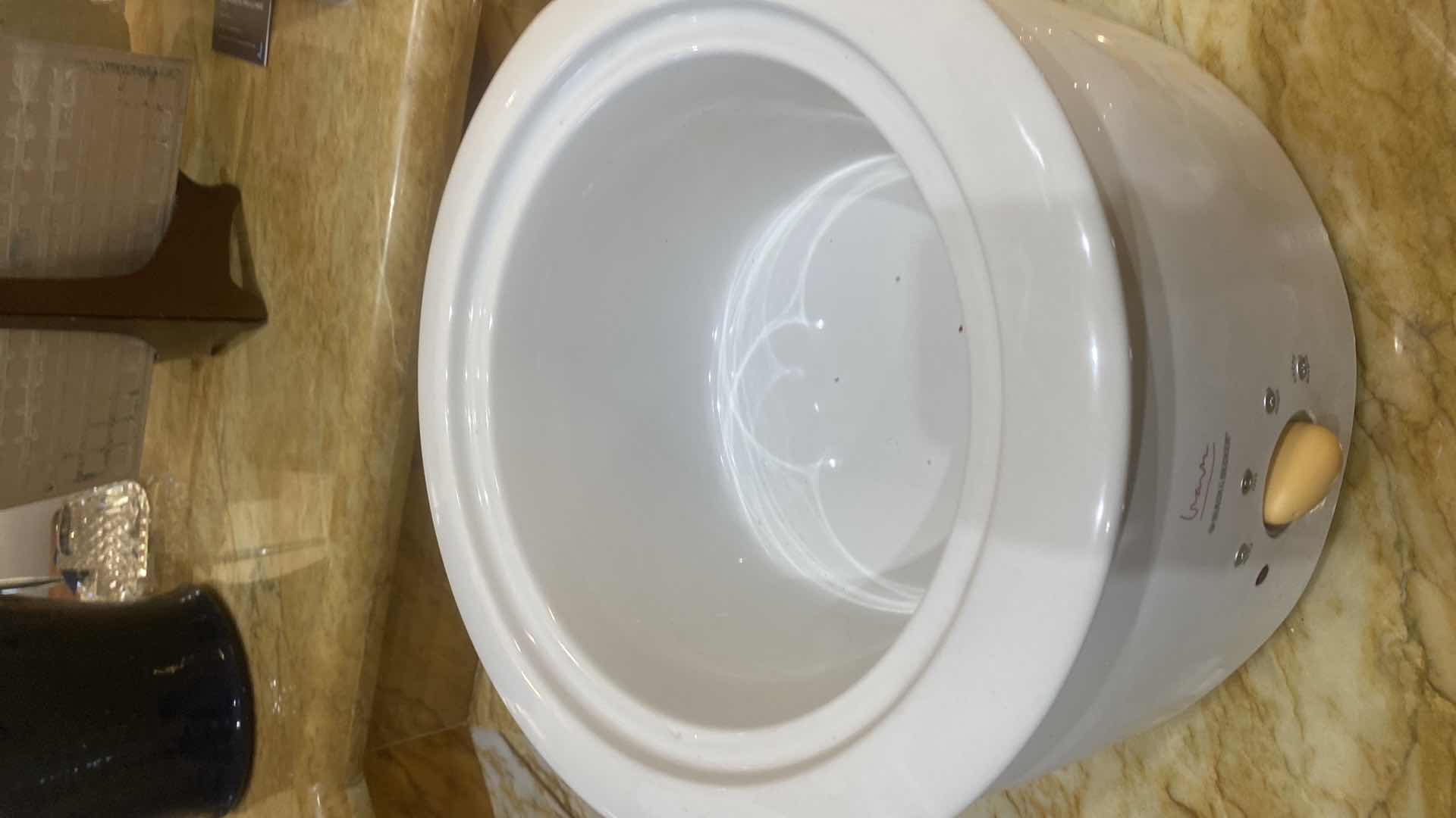 Photo 1 of BLACK & DECKER CROCKPOT