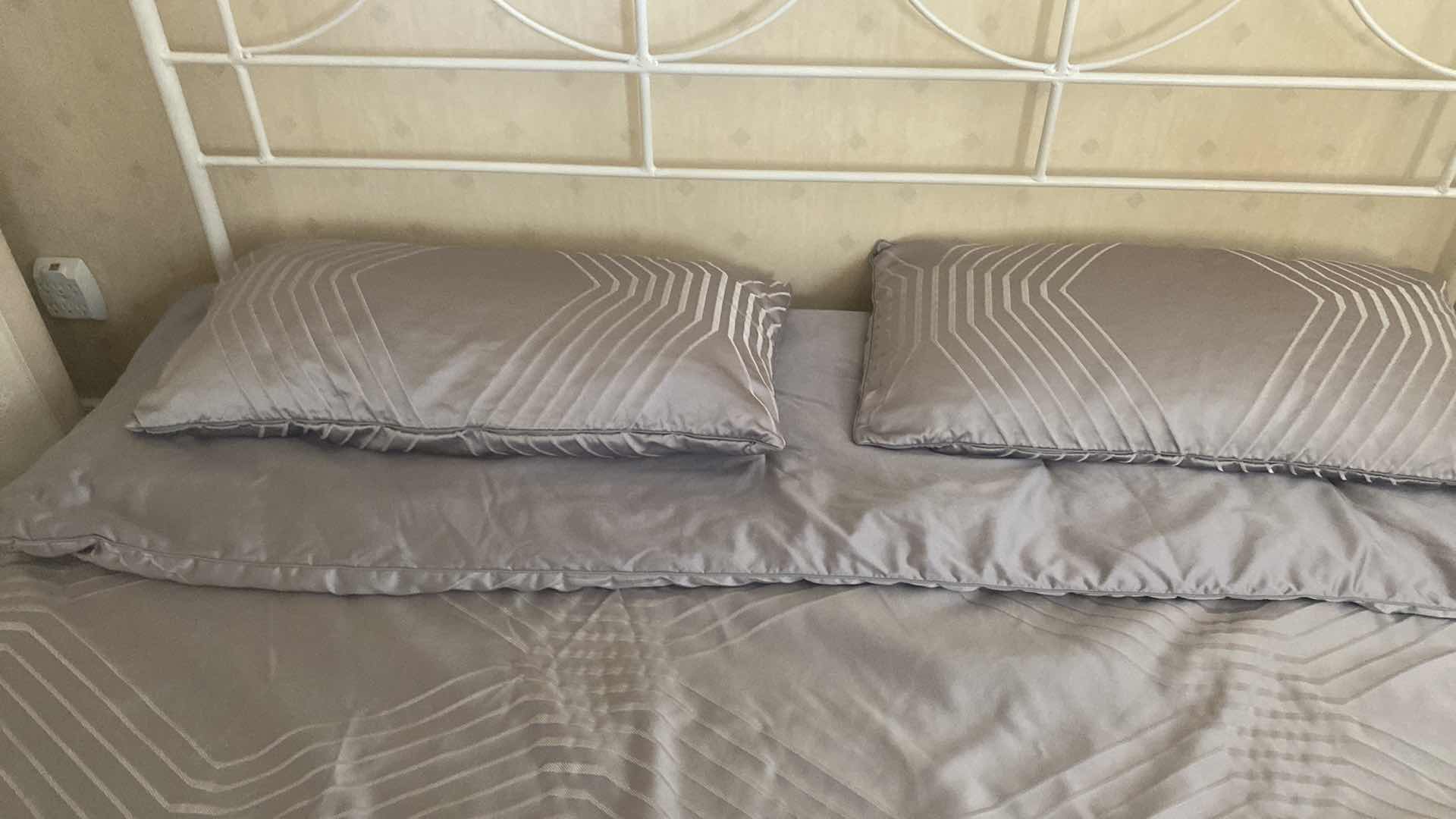 Photo 1 of MACY’S GRAY COLOR HOTEL COLLECTION, KING-SIZE COMFORTER WITH TWO PILLOW SHAMS