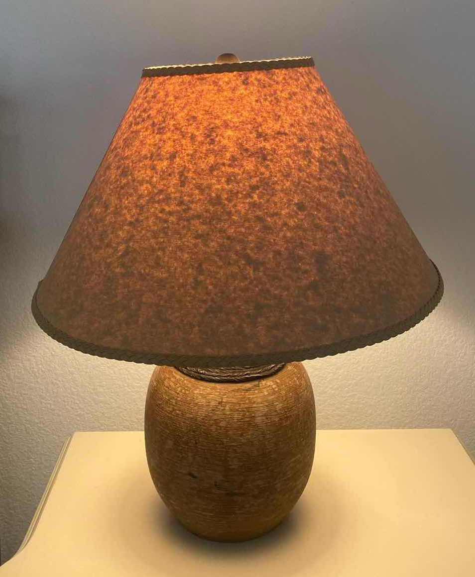 Photo 1 of CERAMIC TABLE LAMP H 24“