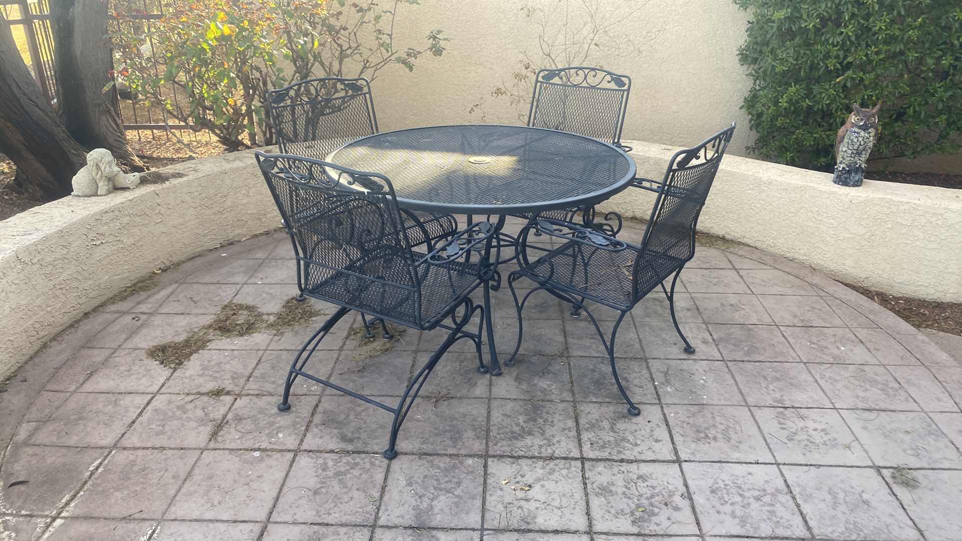 Photo 1 of 5-PEACE MESH METAL PATIO SET WITH 48 INCH ROUND TABLE AND FOUR CHAIRS