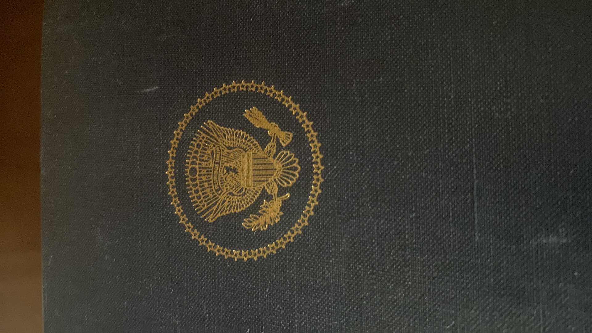 Photo 1 of VINTAGE 1964 THE PRESIDENT’S COMMISSION ON THE ASSASSINATION OF PRESIDENT KENNEDY REPORT HARDBOUND BOOK