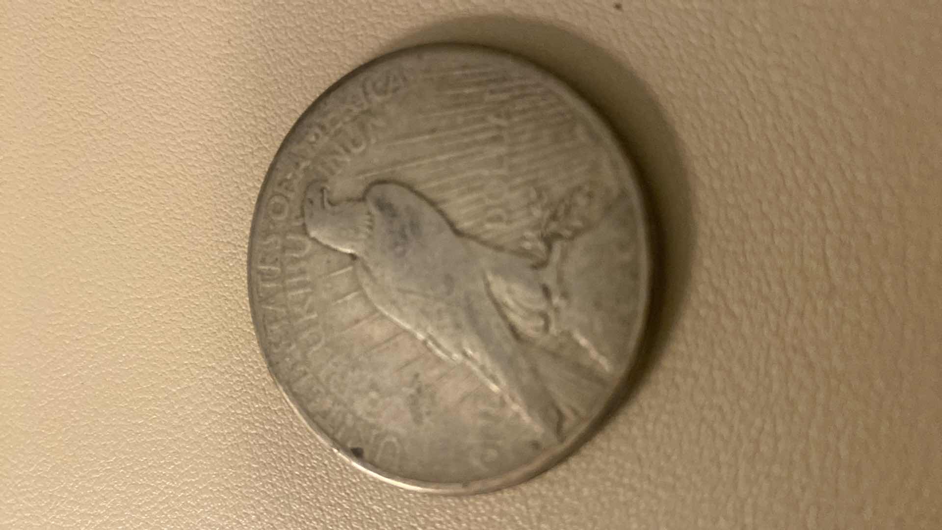 Photo 1 of VINTAGE 1922 PEACE SILVER DOLLAR MINT S