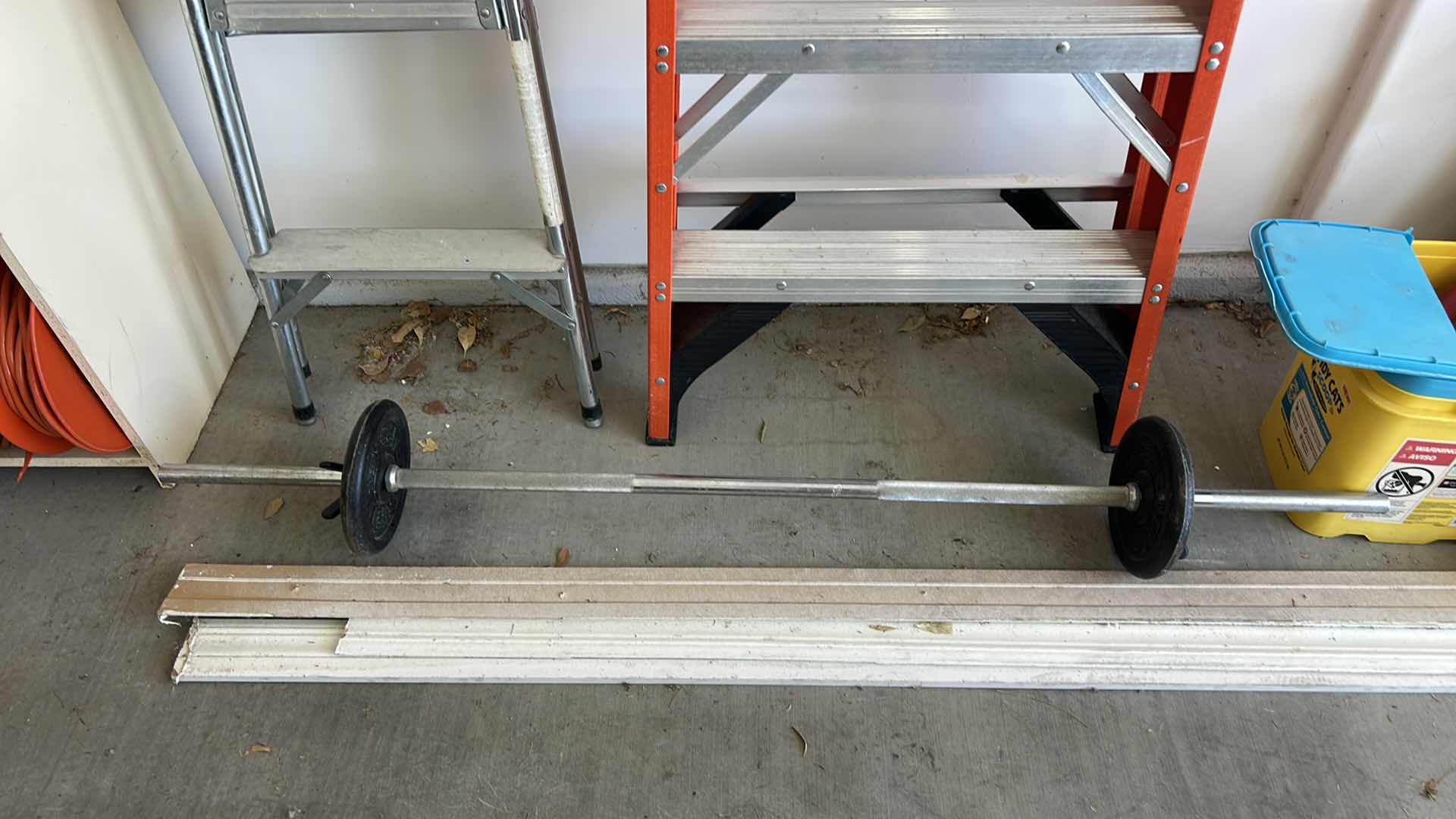 Photo 1 of WEIGHT BAR & WEIGHTS