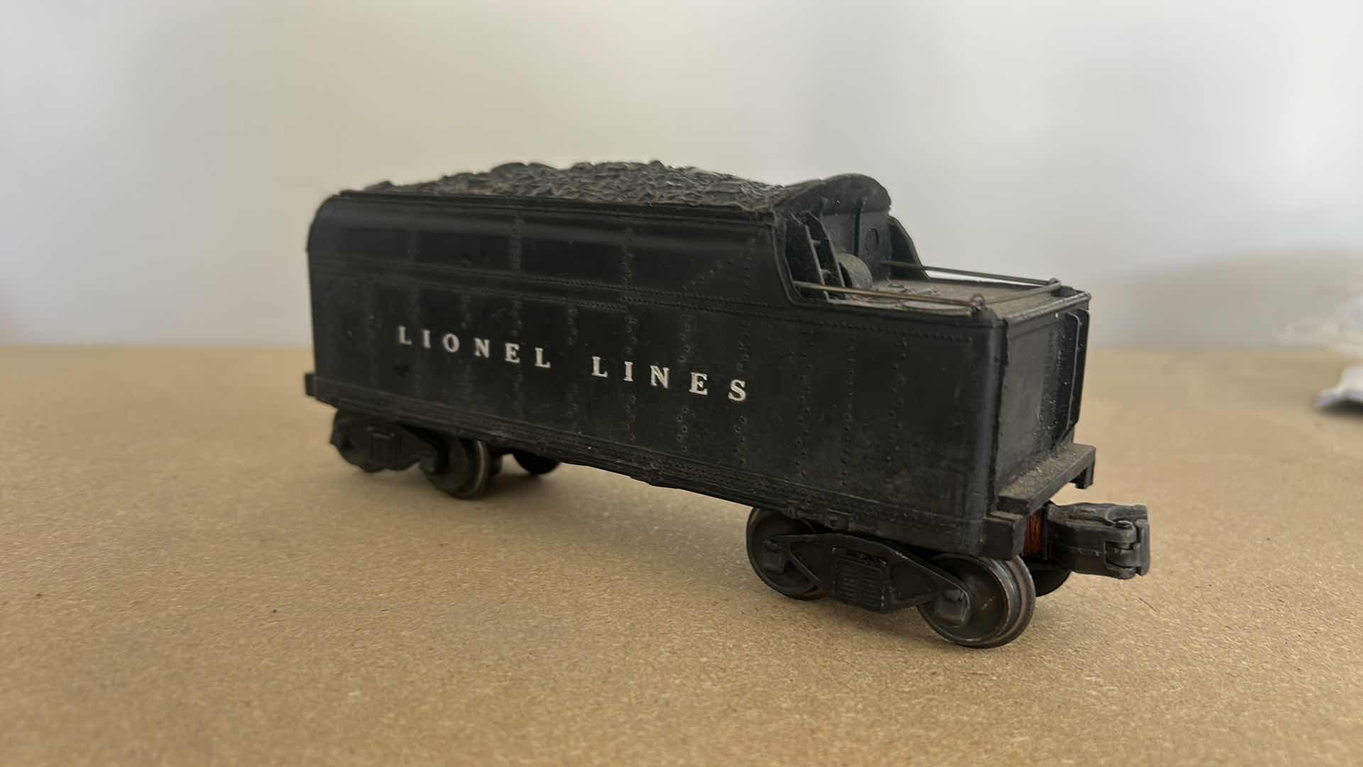 Photo 1 of VINTAGE POSTWAR LIONEL LINES O GAUGE TENDER, LIKELY MODEL NO. 6466W OR 2466T.