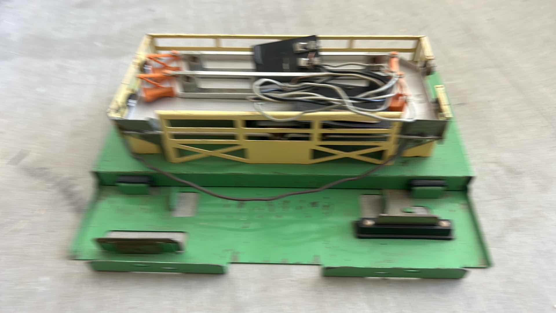 Photo 1 of VINTAGE LIONEL TRAIN ACCESSORIES