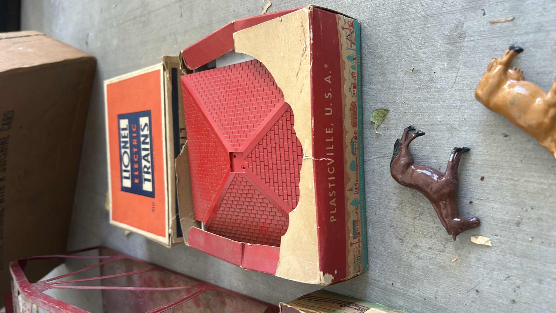 Photo 1 of VINTAGE LIONEL TRAIN ACCESSORIES