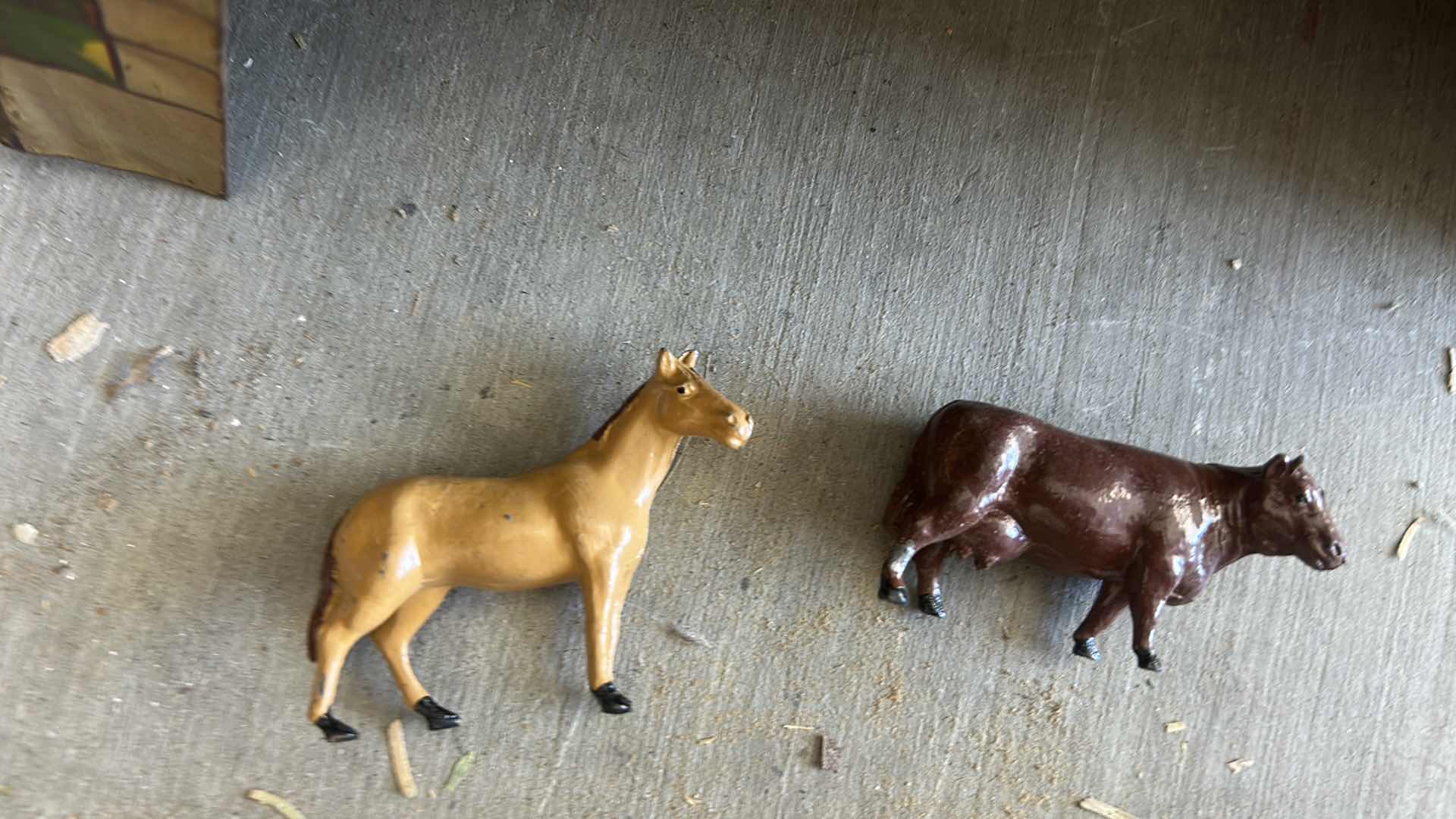 Photo 1 of VINTAGE LIONEL TRAIN ACCESSORIES