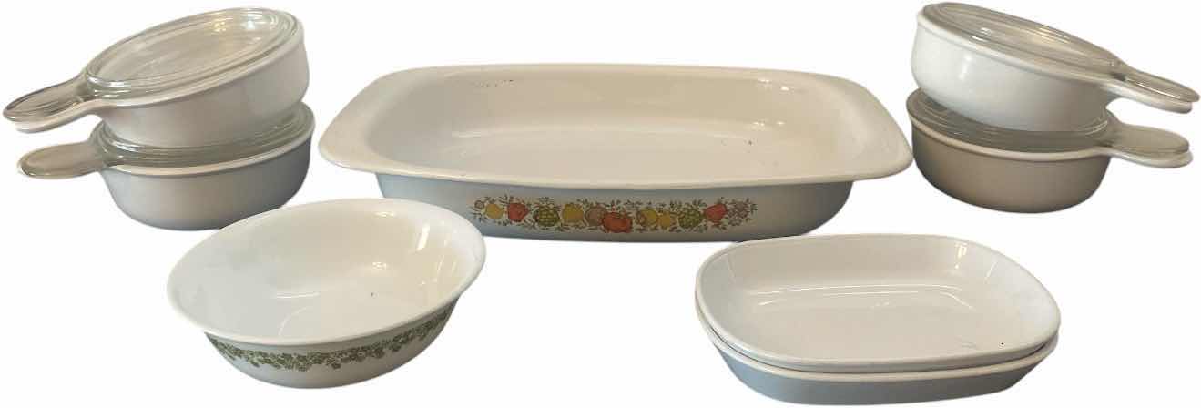 Photo 1 of VINTAGE CORNING WEAR SPICE OF LIFE OPEN ROASTER AND FOUR CORNING WARE GRAB IT HANDLED BOWLS WITH LIDS