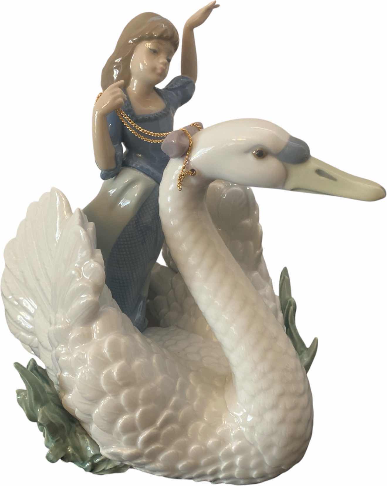 Photo 1 of VINTAGE LLADRO “ THE SWAN AND THE PRINCESS” MODEL 05705 WITH BOX 7 1/2” X 9”