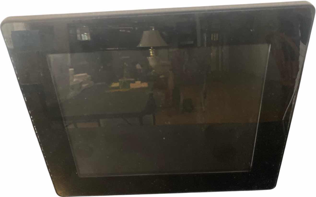 Photo 1 of DIGITAL PHOTO FRAME 8 1/2“ X 7“