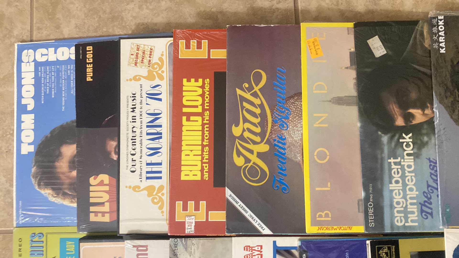 Photo 1 of VINYL RECORD ALBUMS (19)
