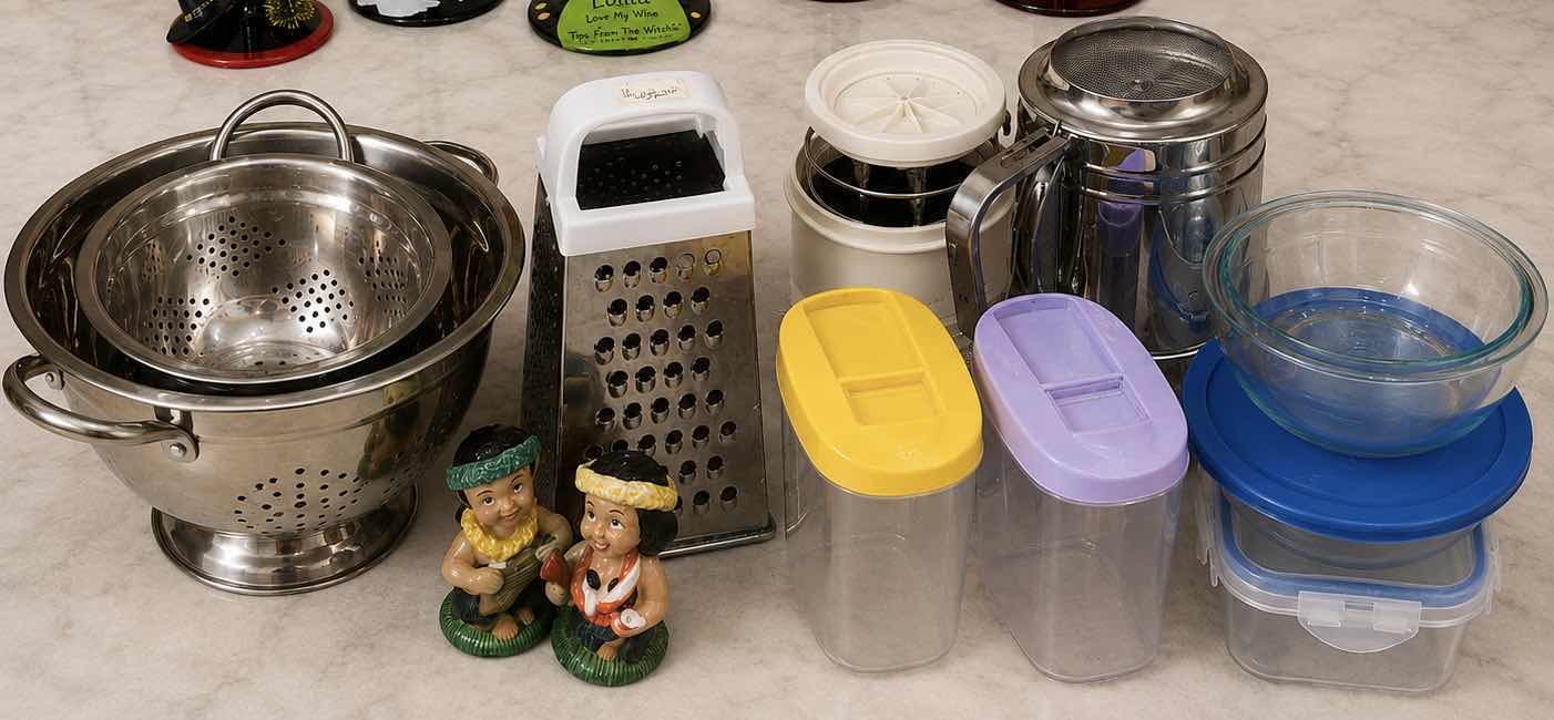 Photo 1 of CONTENTS OF KITCHEN CABINET