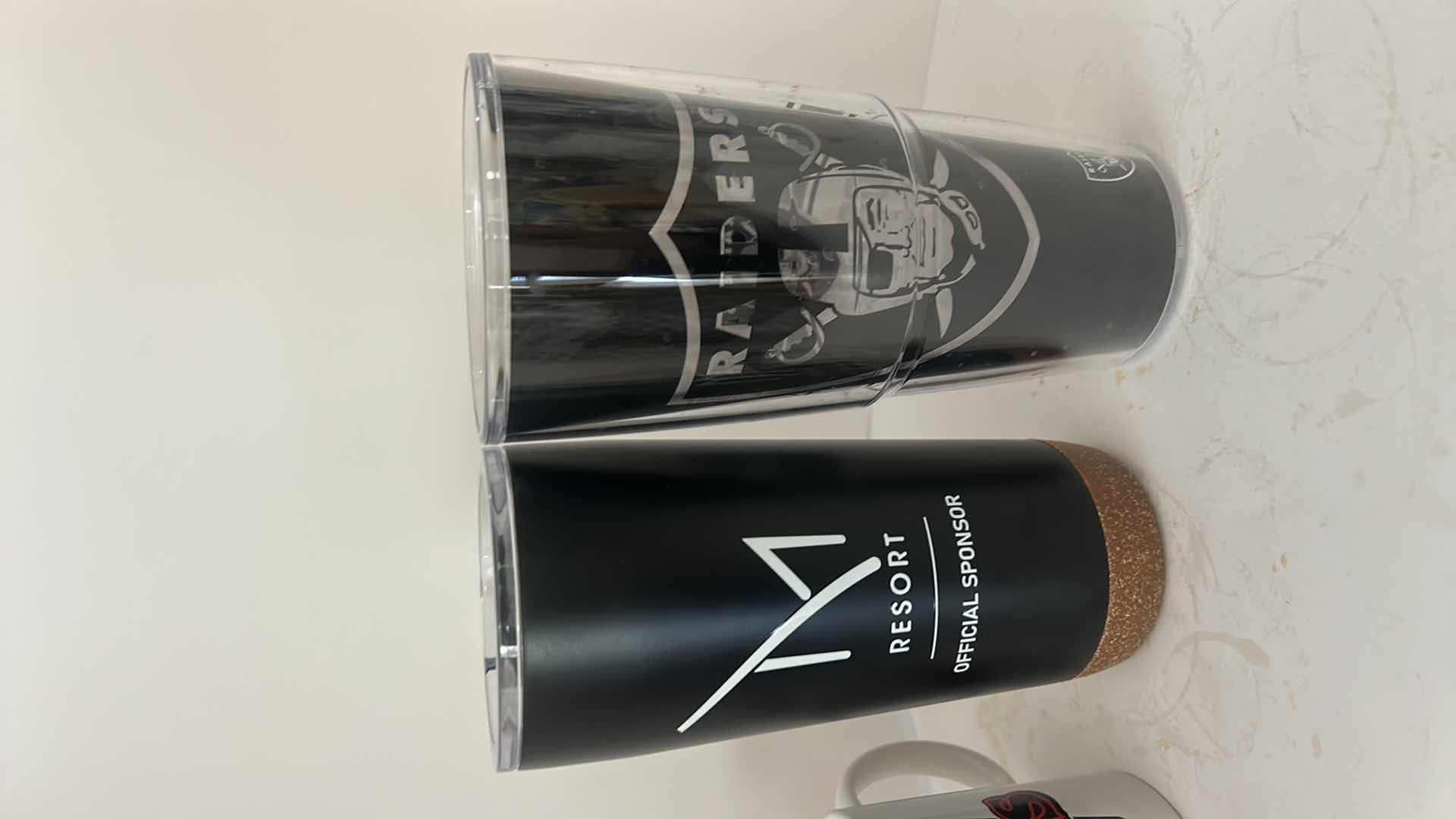 Photo 1 of LAS VEGAS THEMED DRINKWARE