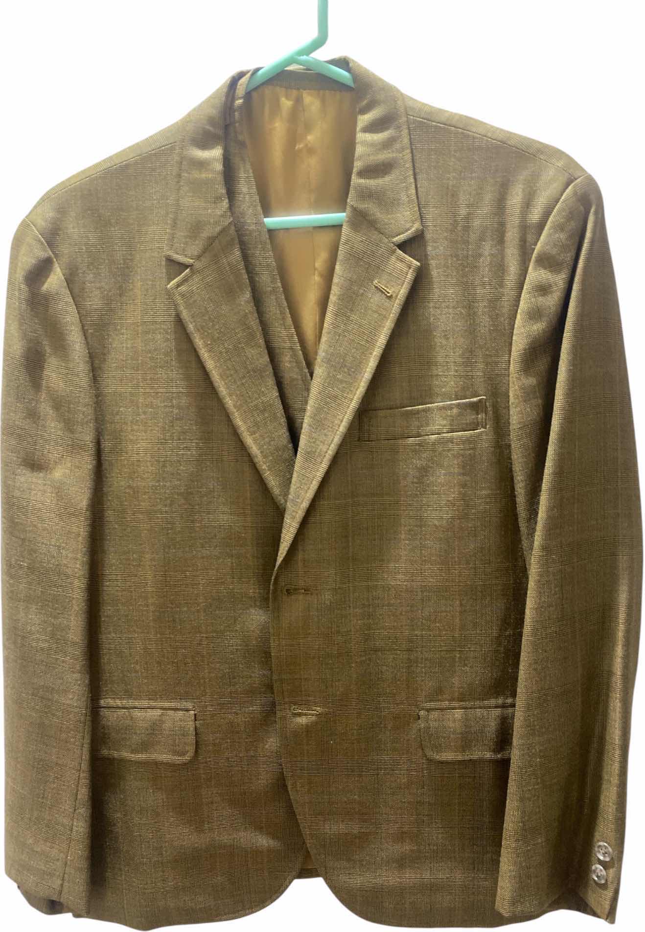 Photo 1 of HAND FASHIONED MEN’S WOOL SUIT FROM HONG KONG ESTIMATED SIZE 36 TO 40