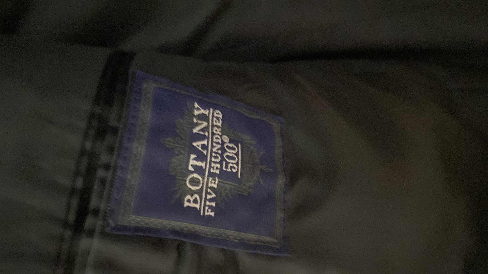 View 4 of MEN’S BOTANY 500 NAVY BLUE LINEN JACKET ESTIMATED SIZE 3038, TO 42