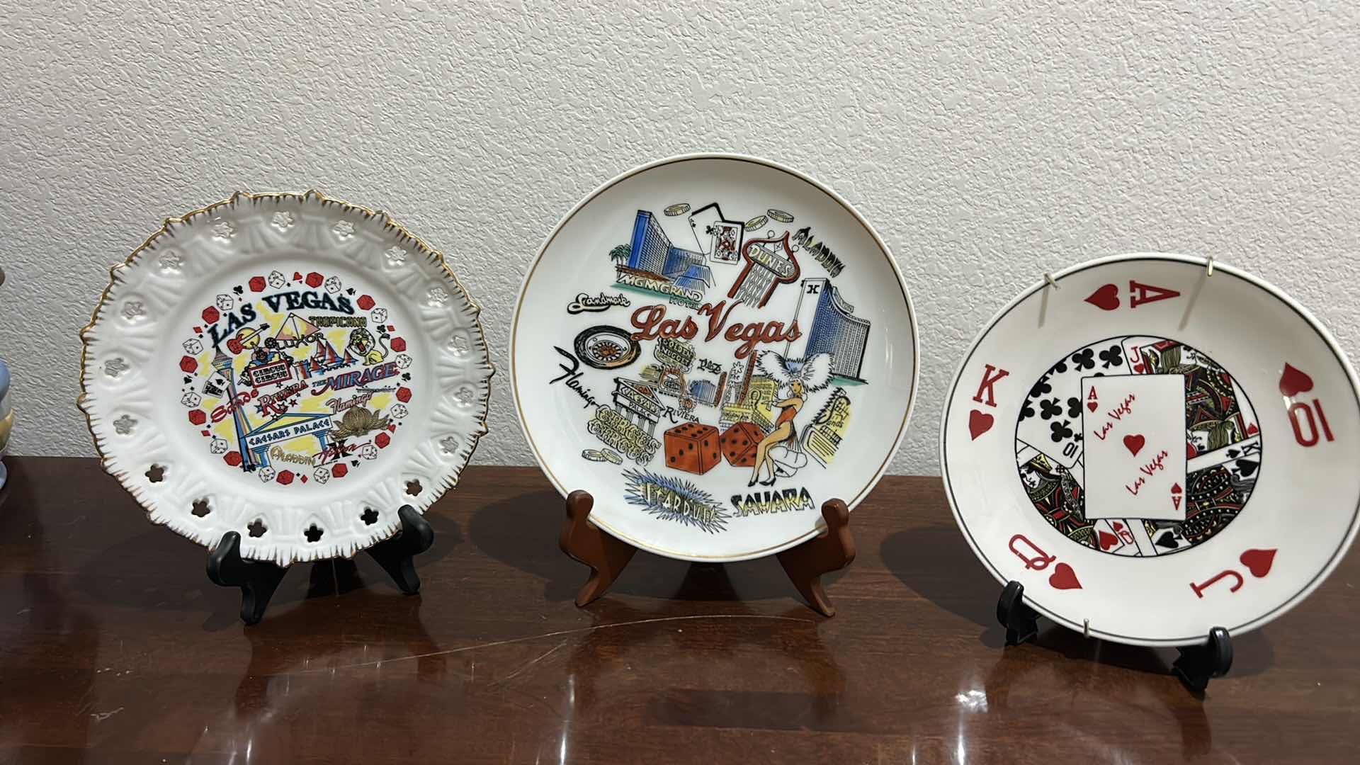 Photo 1 of 3-LAS VEGAS CASINO THEMED SOUVENIR COLLECTOR PLATES