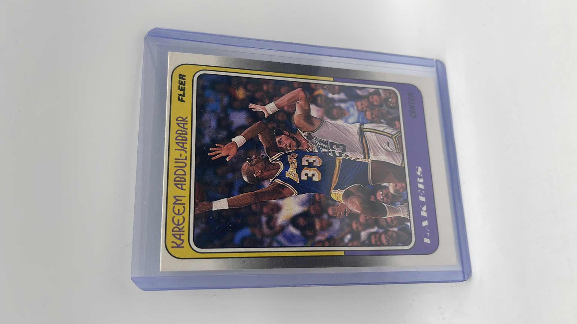 Photo 1 of 1989 KAREEM ABDUL-JABBAR FLEER CARD 64 APPROX VALUE $70