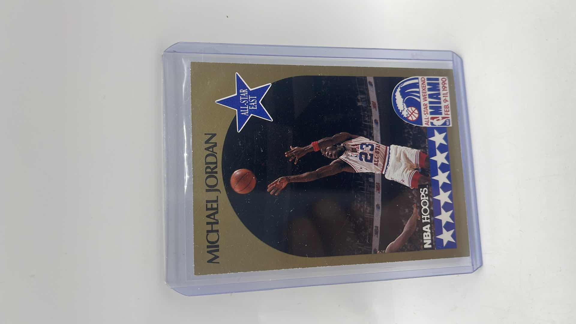 Photo 1 of 1990 MICHAEL JORDAN NBA HOOPS CARD 5 APPROX VALUE $175