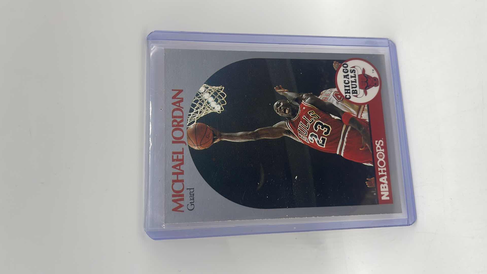 Photo 1 of 1990 MICHAEL JORDAN NBA HOOPS CARD 65 APPROX VALUE $200