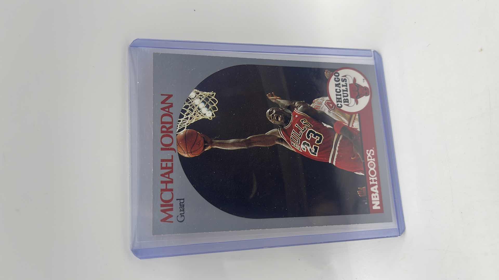 Photo 1 of 1990 MICHAEL JORDAN NBA HOOPS CARD 65 APPROX VALUE $200