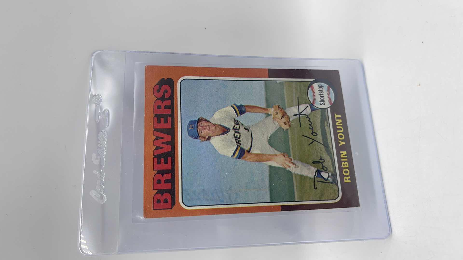 Photo 1 of RARE 1975 ROBIN YOUNT TOPPS ROOKIE CARD 223 APPROX VALUE $500