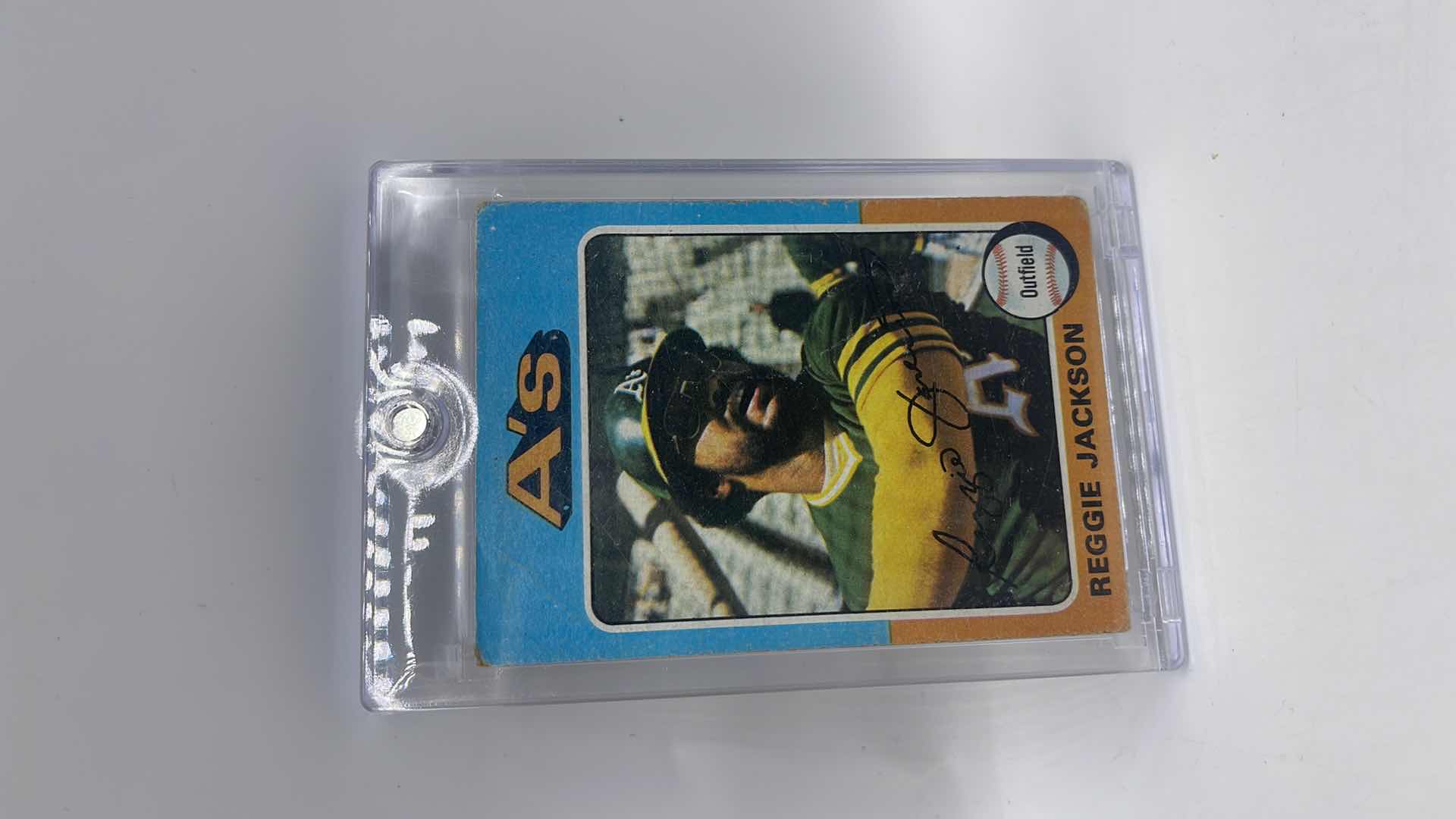 Photo 1 of 1975 REGGIE JACKSON TOPPS CARD 300 APPROX VALUE $225