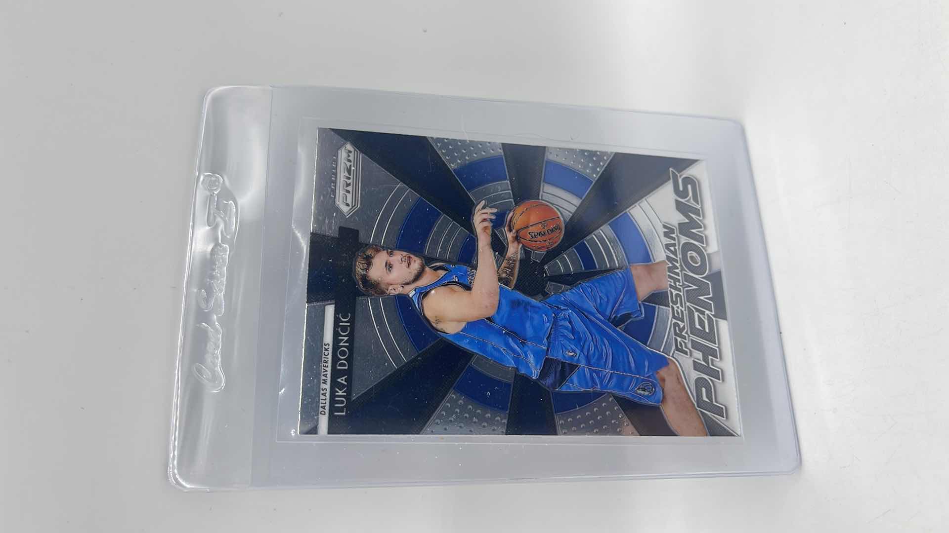 Photo 1 of 2018-19 LUKA DONCIC PANINI PRIZM ROOKIE CARD 23 APPROX VALUE $150