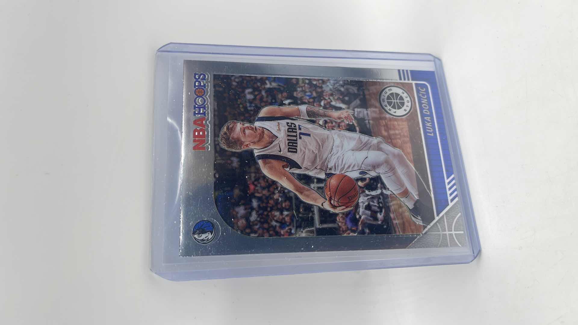 Photo 1 of 2019-20 LUKA DONCIC PANINI PREMIUM STOCK CARD 39 APPROX VALUE $50