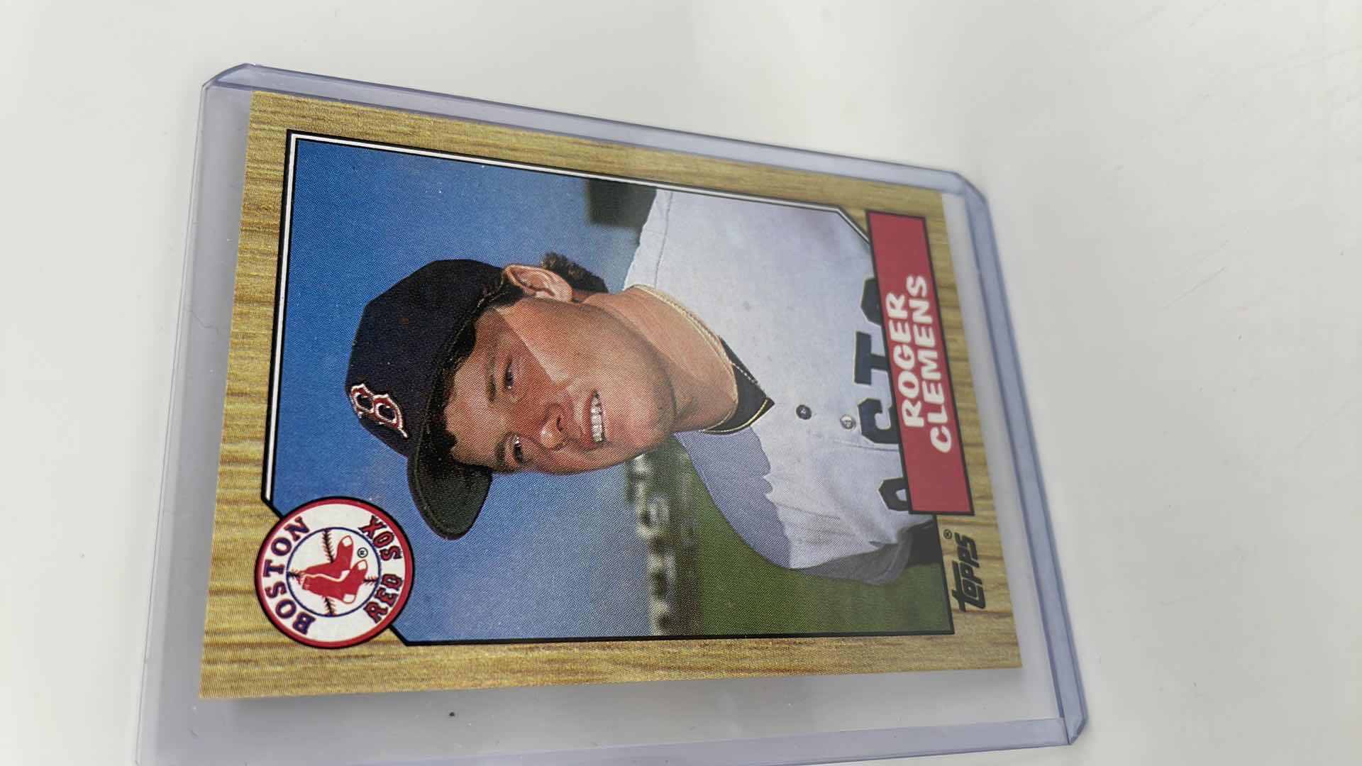 Photo 1 of 1987 ROGER CLEMENS TOPPS CARD 340
