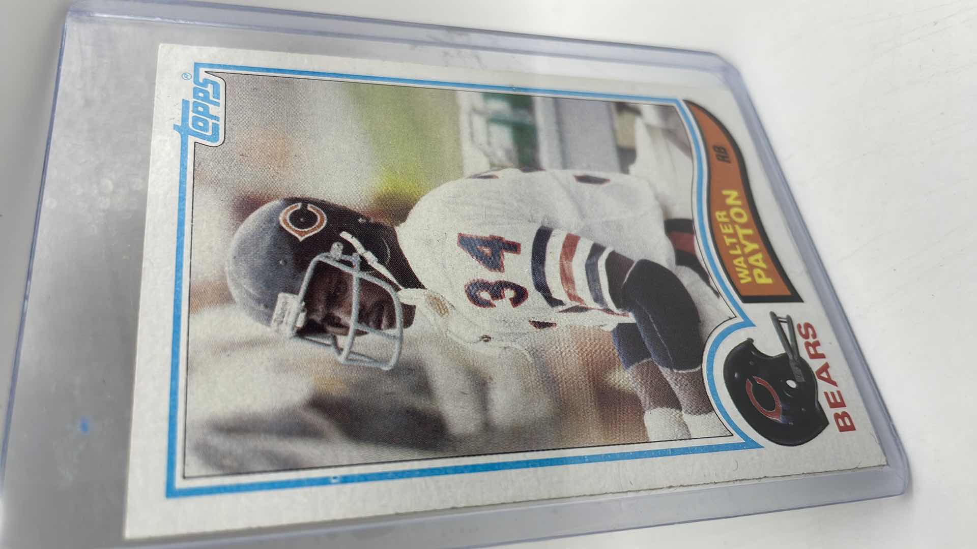 Photo 1 of 1982 WALTER PAYTON TOPPS CARD 302