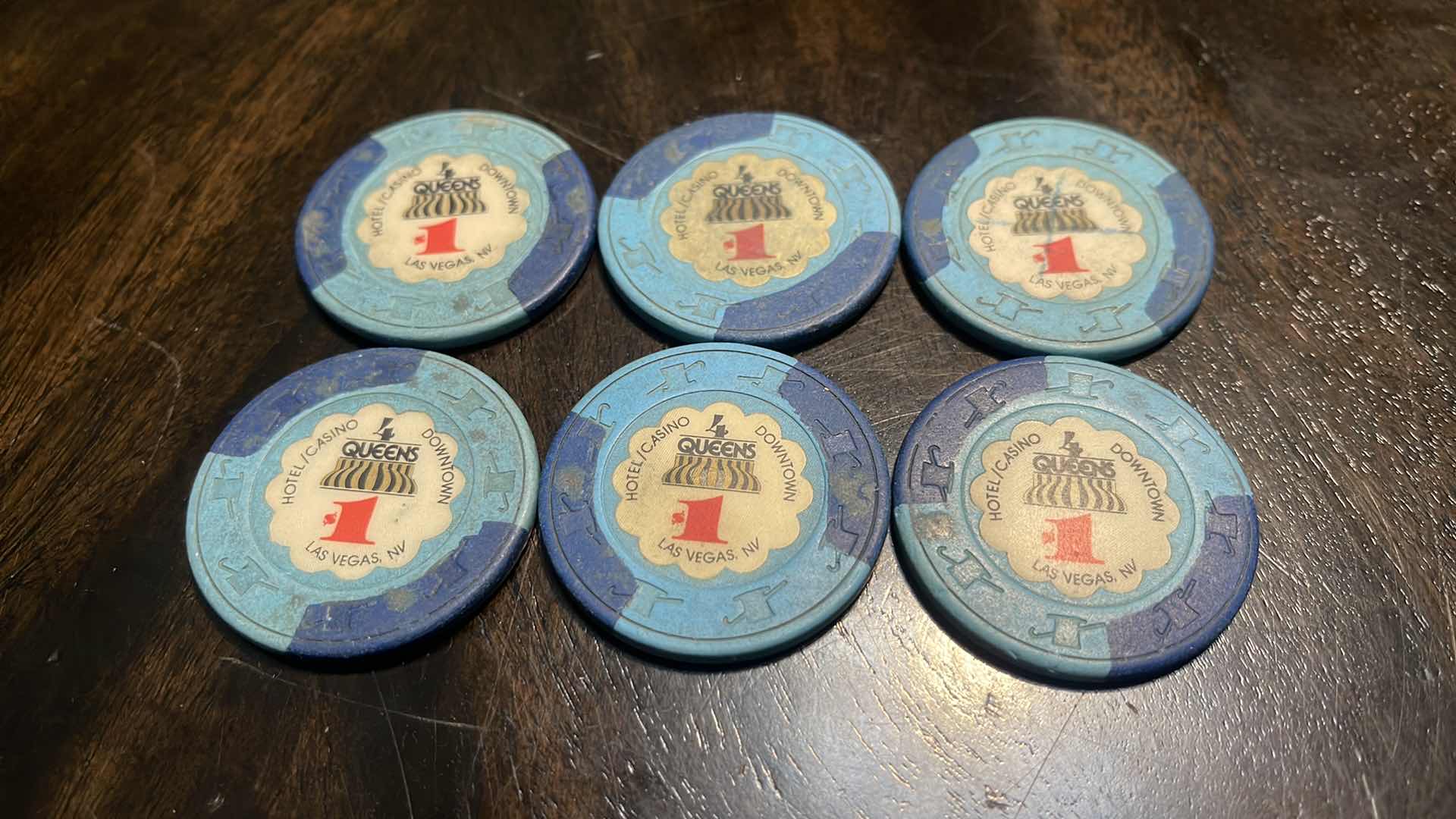 Photo 1 of (6) VINTAGE QUEEN HOTEL & CASINO 1$ GAMING CHIPS