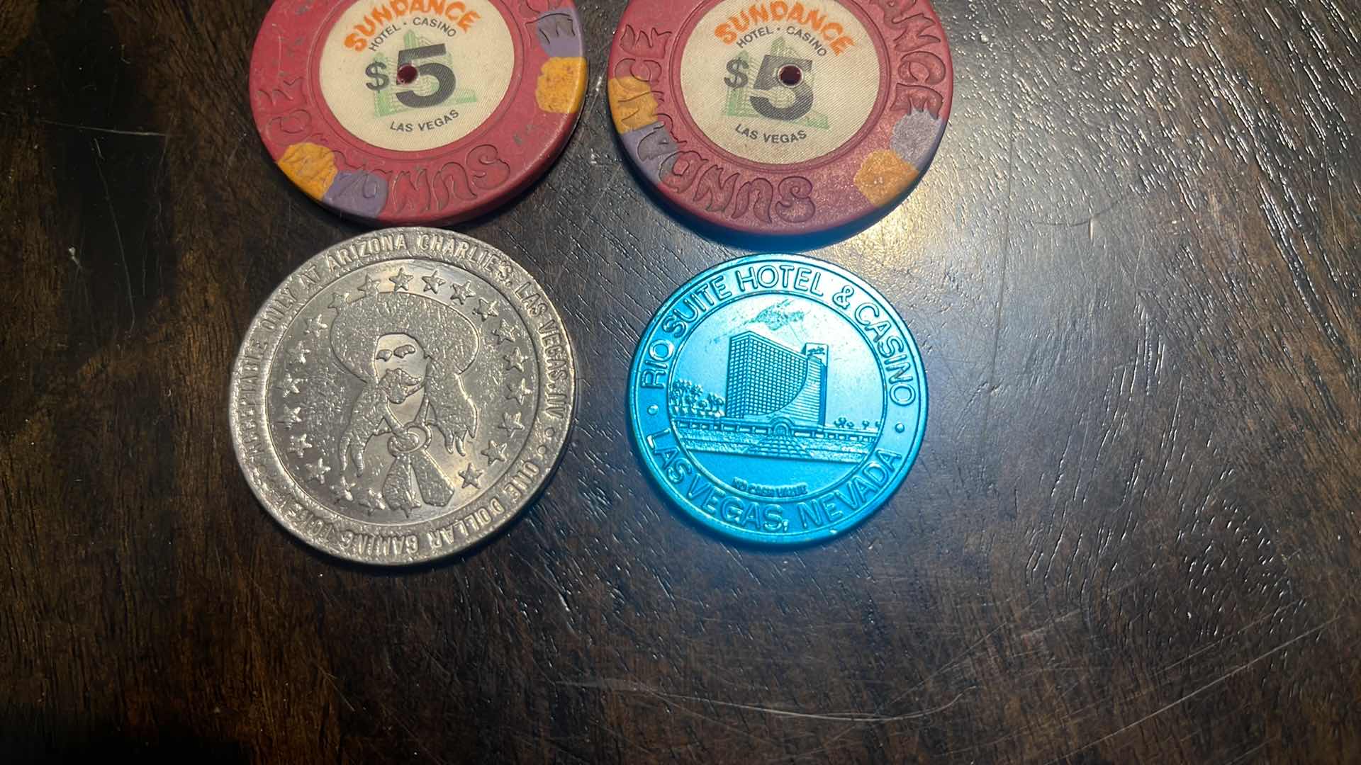 Photo 3 of (4) VINTAGE COLLECTOR’S GAMING CHIPS & COINS