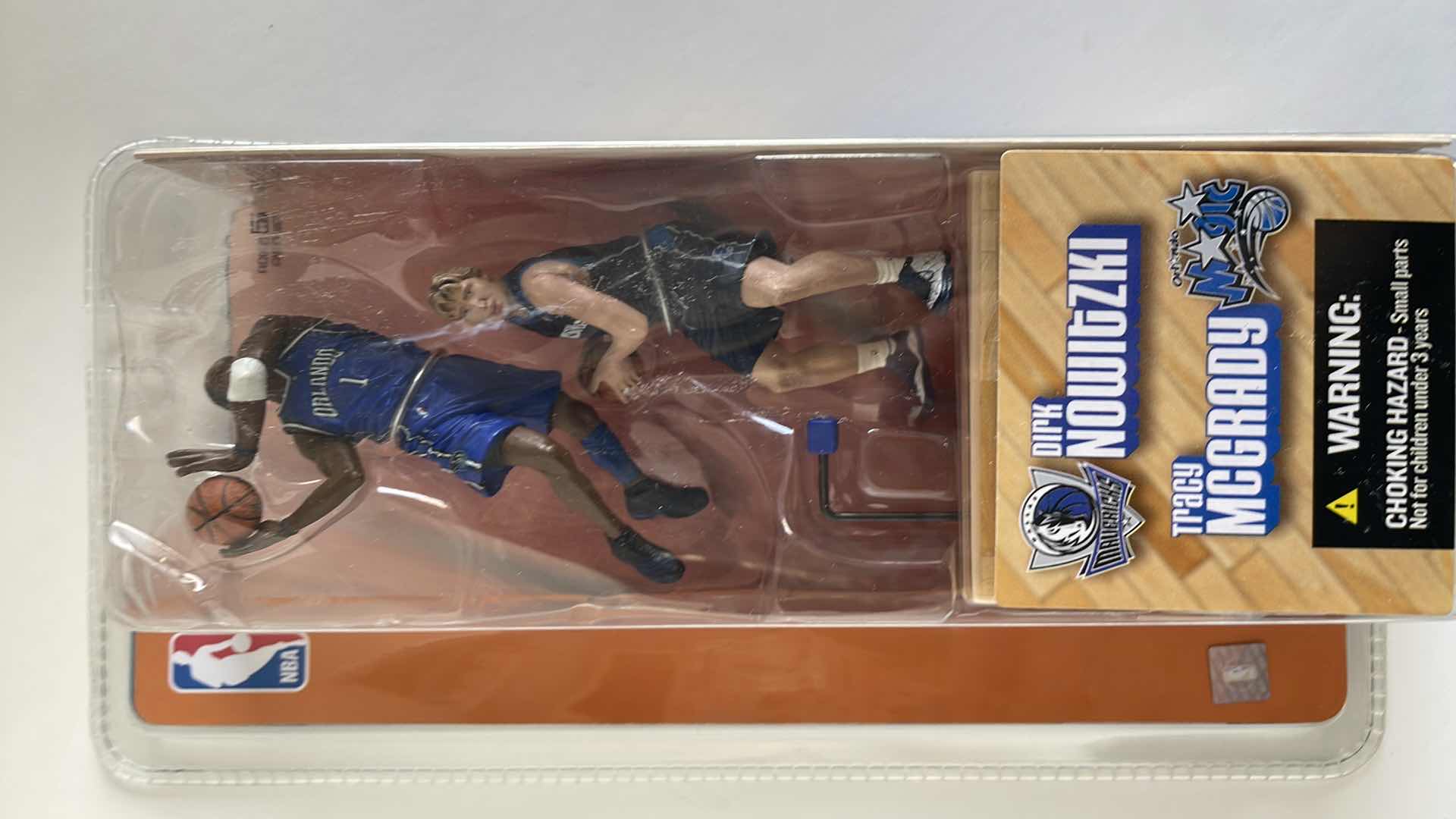 Photo 3 of DIRK NOWITZKI TRACY MCGRADY, NBA 2003 3" BASKETBALL FIGURES 2 PACK