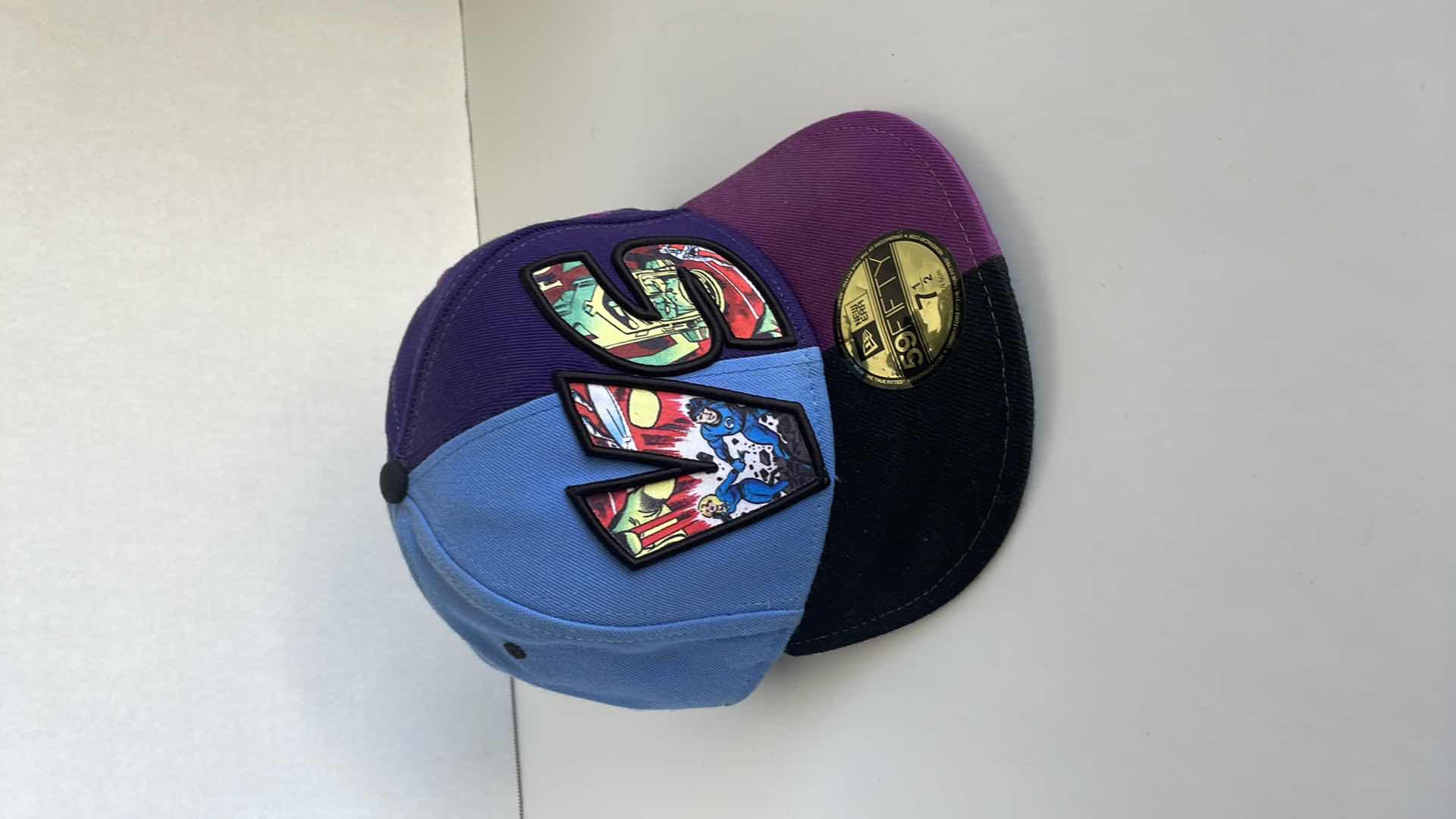 Photo 1 of MARVEL x NEW ERA FANTASTIC 4 VS GALASTIC SILVER SURFACE 59FIFTY FITTED CAP 7 1/2